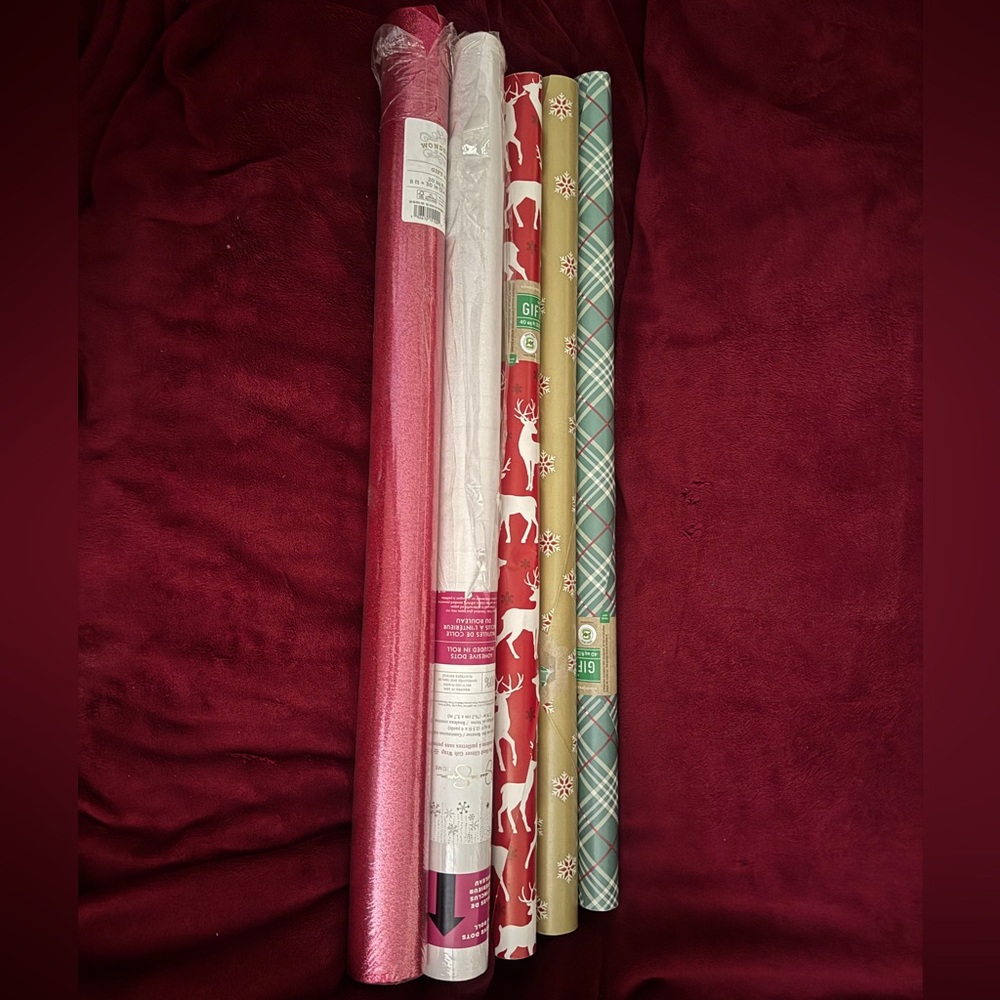Jessica Simpson Holiday Gift Wrap Set - Pink, White, Red, Green